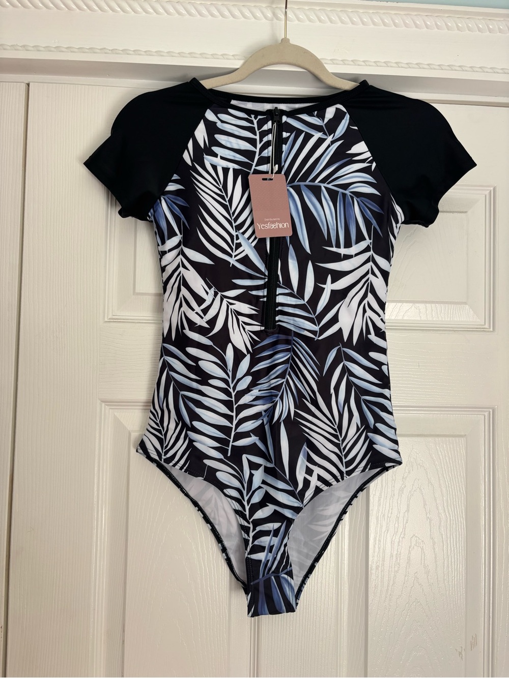 NWT Black & White Tropical Leaf One-Piece swimsuit